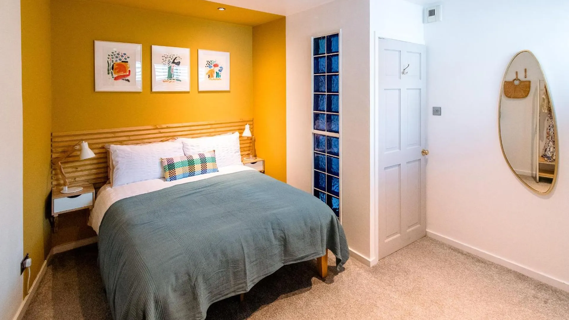아파트 Unique, Stylish And Secluded Home, With Parking In The Heart Of Historic 요크