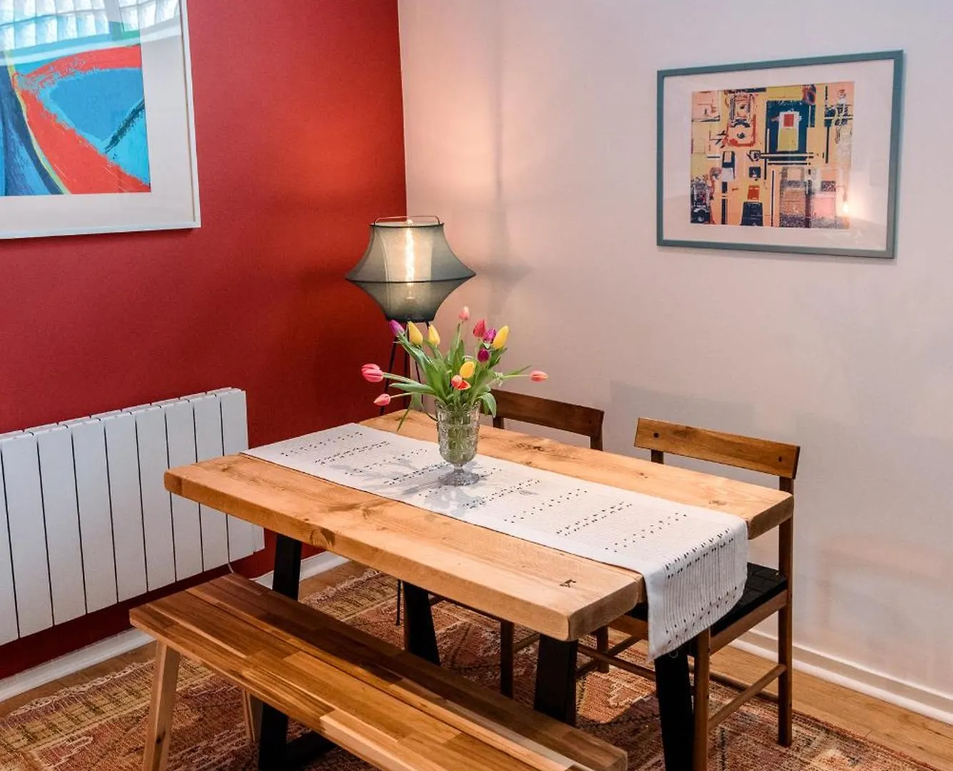 Unique, Stylish And Secluded Home, With Parking In The Heart Of Historic 요크