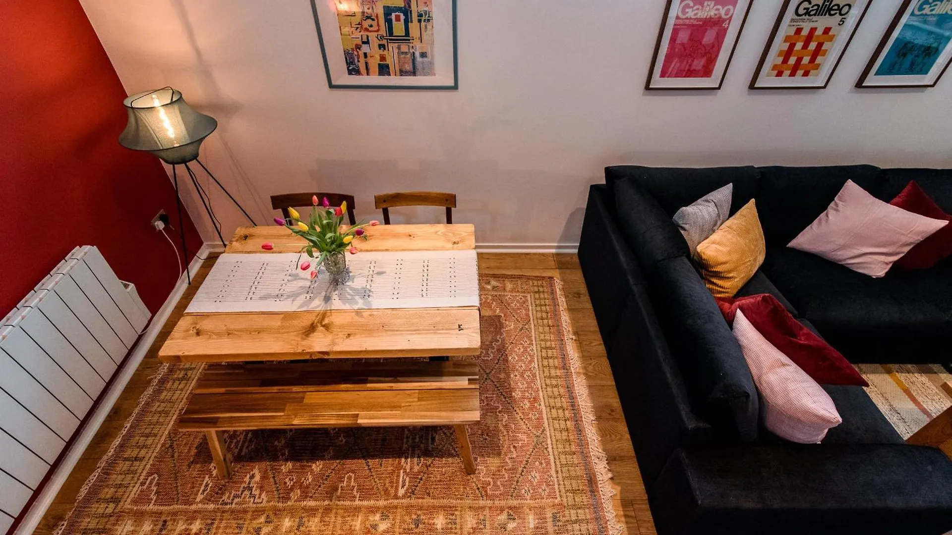 Unique, Stylish And Secluded Home, With Parking In The Heart Of Historic 요크 0*,  영국
